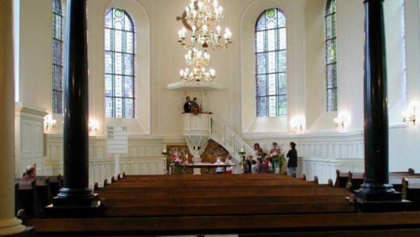 To dzieje się na naszych oczach – katolicki kościół ostrzelany podczas mszy świętej