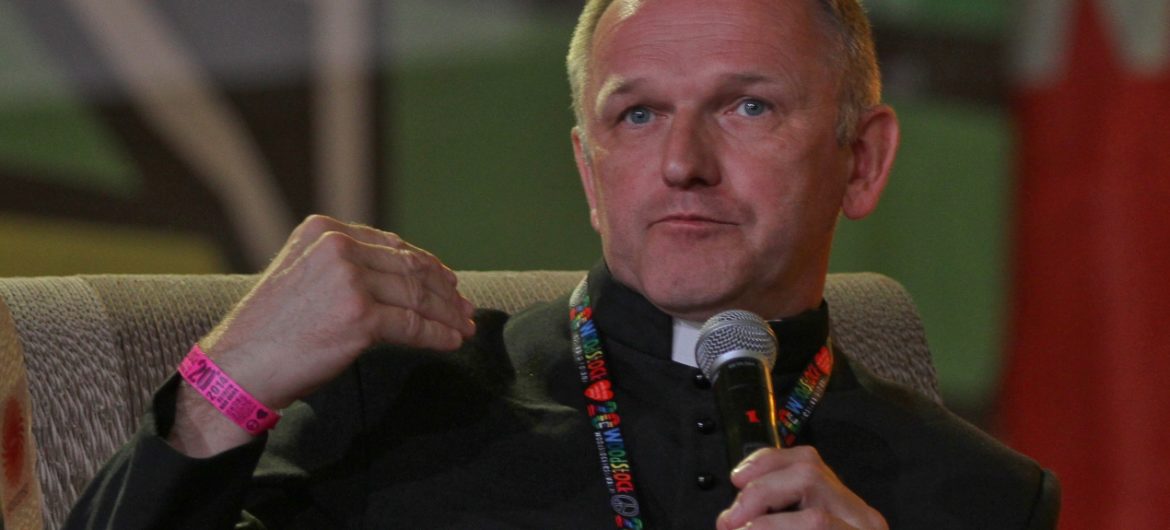 „Zamilknij klecho”. Ksiądz Lemański znowu obraża innych księży