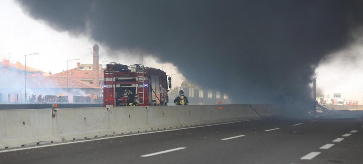 Tir eksplodował na środku autostrady – są zabici i ranni