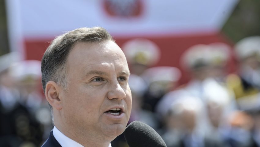 "Prosimy o dużo selfików na insta". Andrzej Duda obiektem kpin ze strony Nowoczesnej