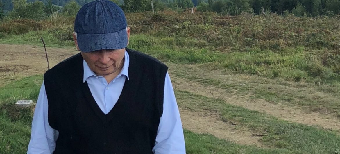 Jarosław Kaczyński zatroskany stanem opozycji w Polsce? Wymowne zdjęcia z wakacji prezesa PiS