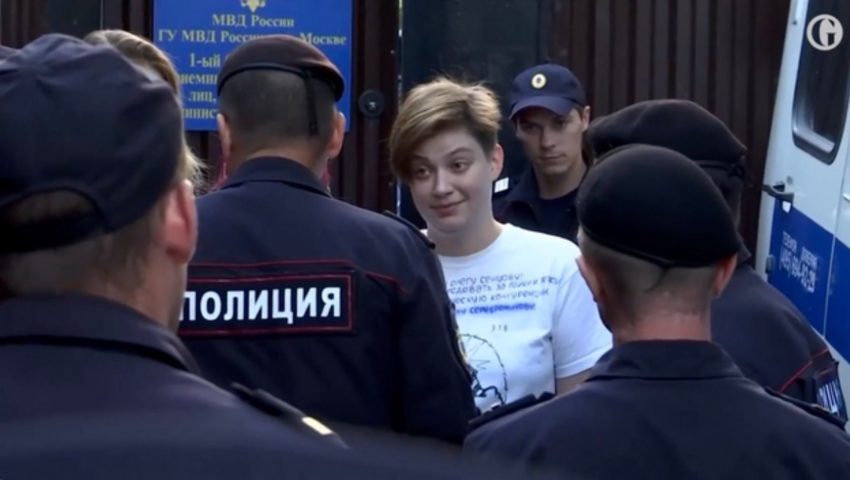 Członkinie Pussy Riot zatrzymane po wyjściu na wolość. Znowu trafią do aresztu [WIDEO]