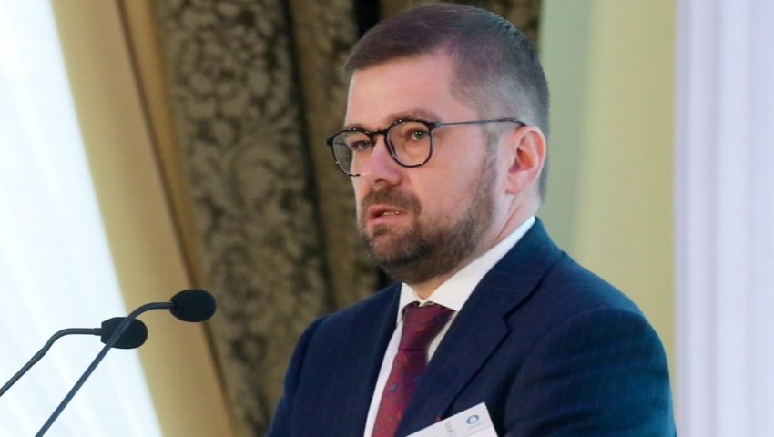 Premier zdymisjonował wiceministra inwestycji i rozwoju Pawła Chorążego