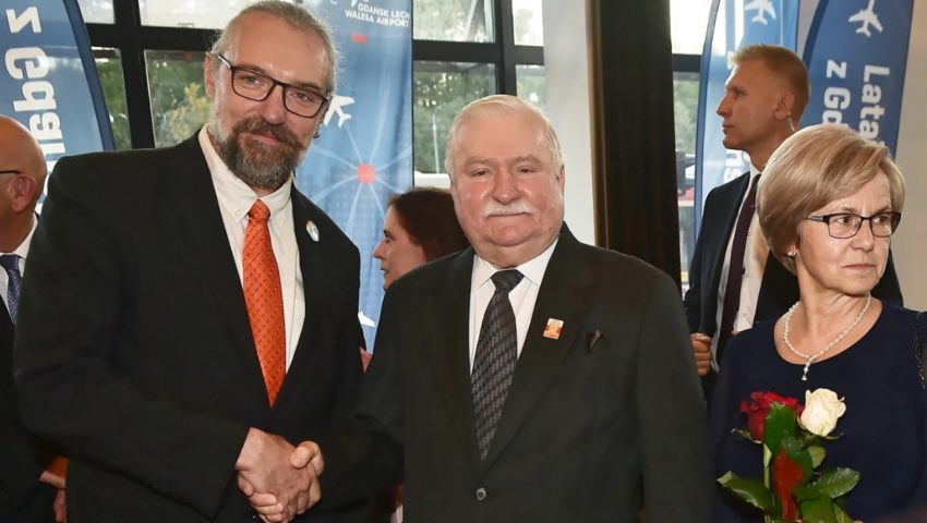 Festiwal żenady na bankiecie u Wałęsy. Czego mu życzyli?
