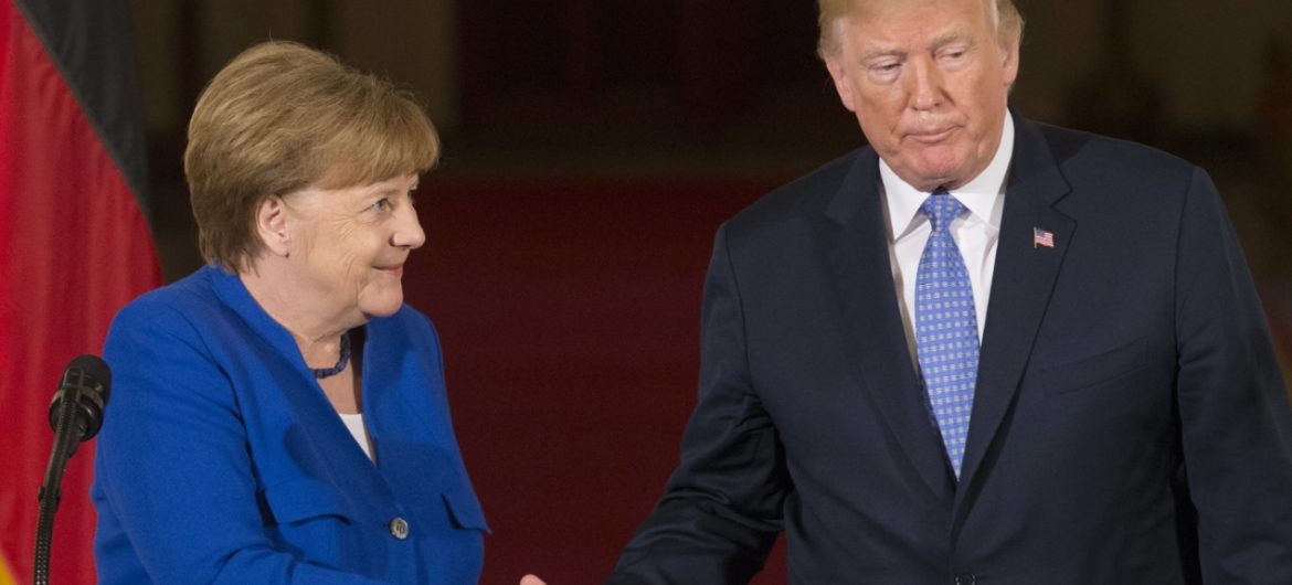 Trump w ostrych słowach do Niemców: „Bierzcie przykład z Polski!”. Merkel się wścieknie