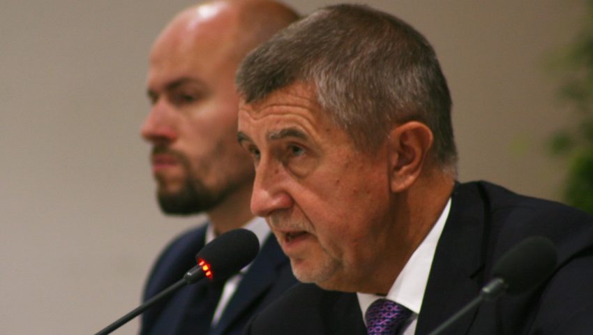 Premier Czech krytykuje KE. „Zagrożenie demokracji lepiej mogą ocenić Polacy i Węgrzy”