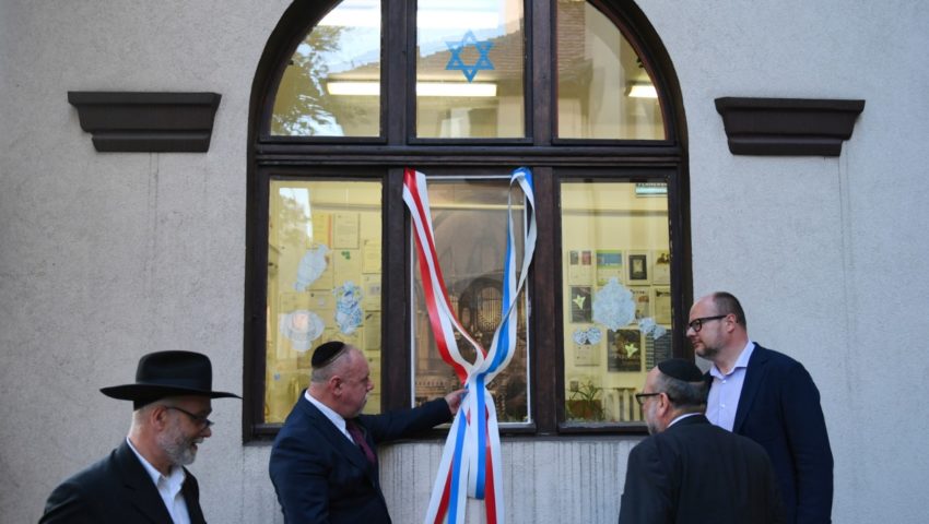 Zapadła pierwsza decyzja w sprawie mężczyzny, który wybił okno w gdańskiej synagodze