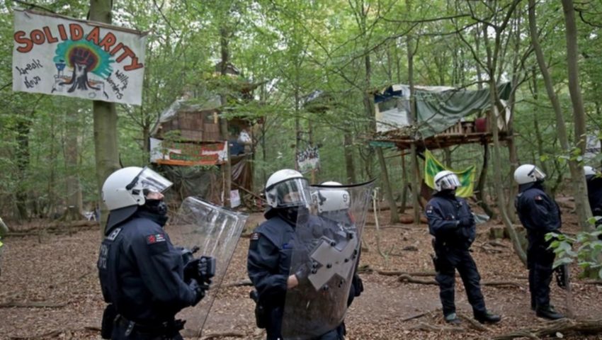 „Lewicowi ekstremiści gotowi do użycia przemocy”. Minister ostrzega niemiecką policję przed „ekologami” broniącymi lasu