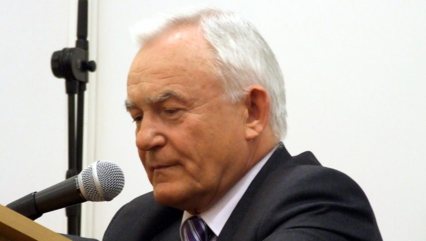 „Nie można tego pominąć milczeniem”. Miller domaga się przeprosin na pierwszej stronie „Faktu”