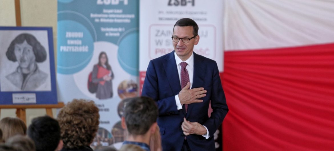 Premier do uczniów: najpierw szkoła jest życiem, a potem całe życie jest szkołą