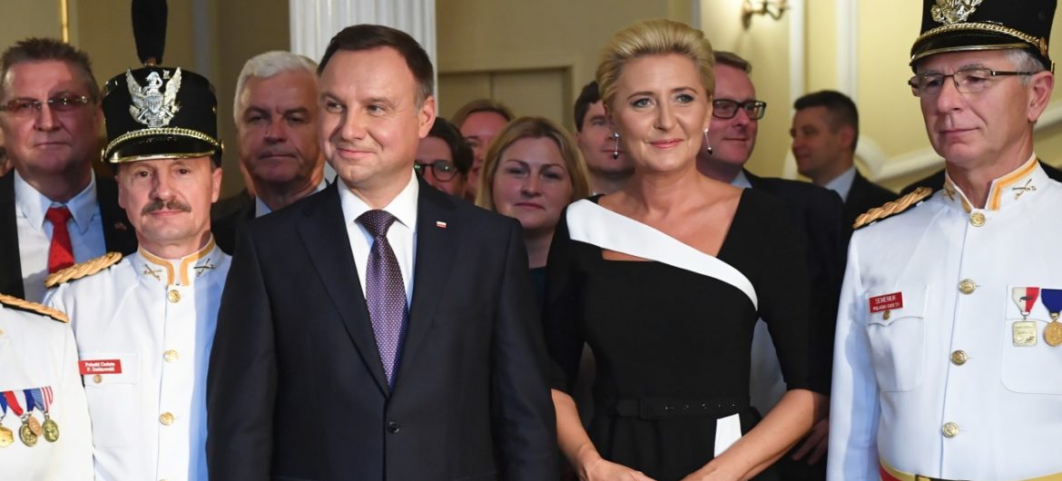 “Sok z Buraka” znów w natarciu. Hejterski profil zaatakował pierwszą damę i jej działalność charytatywną