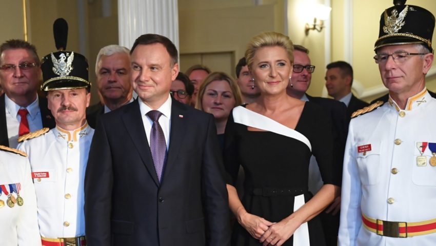 Zadziwiające zachowanie Pierwszej Damy wobec „obrońców konstytucji”. Nagranie Agaty Dudy podbija internet