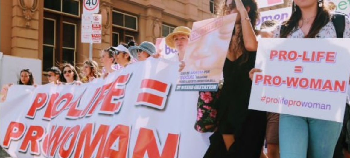 Organizacja proaborcyjna ukradła zdjęcie działaczki pro-life, aby zachęcać kobiety do przerywania ciąży