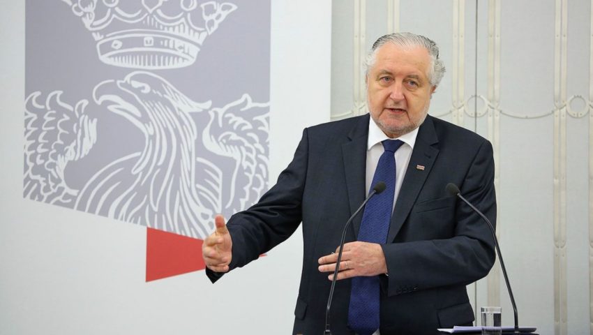 Ustawa o SN jest niekonstytucyjna? TK w 2014 roku: „Wiek, w którym sędziowie przechodzą w stan spoczynku określa ustawa”