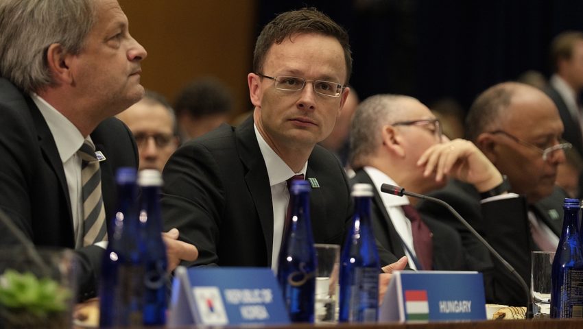Deklaracja szefa MSZ Węgier. „Zawetujemy każdą próbę sankcji wobec Polski”