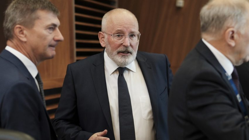 Dobra wiadomość dla Polski. Komisja Europejska wstrzymała decyzję o skierowaniu skargi przeciwko RP