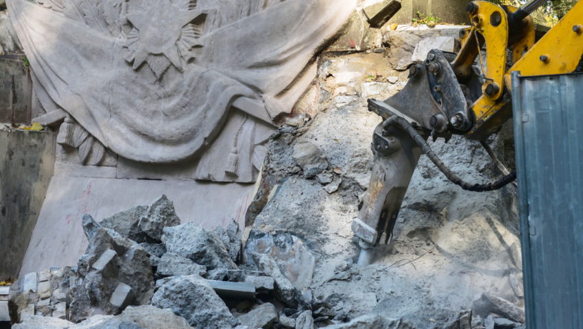 Rosja krytykuje demontaż pomnika Wdzięczności Żołnierzom Armii Radzieckiej. To „pomniki zwykłych ludzi” i „przepisywanie historii na nowo”