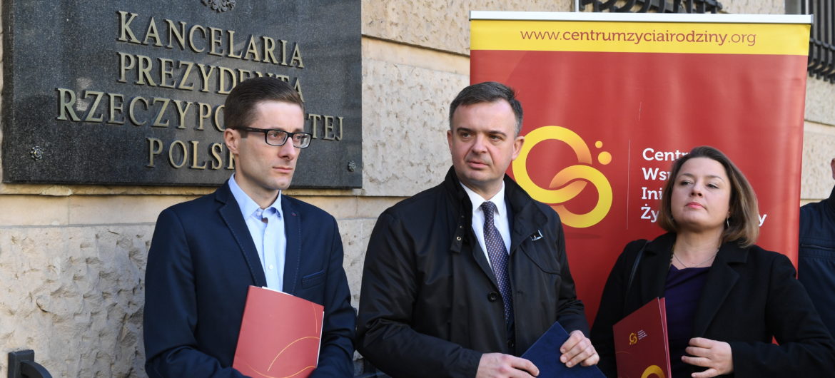 Władze ZHP propagują wśród dzieci i młodzieży homoseksualizm i inne dewiacje? Fundacja prosi prezydenta Dudę o interwencję