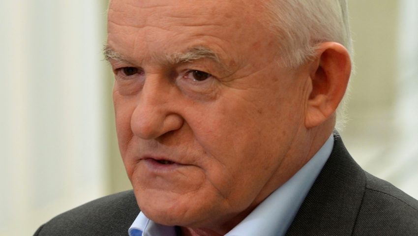 Leszek Miller nie szczędzi uszczypliwości wobec komisji ds. Amber Gold. Zobacz mocny wpis byłego premiera