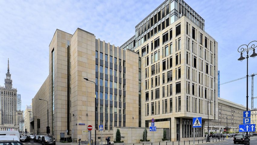 Naczelny Sąd Administracyjny: Dzieci urodzone w USA w związku dwóch mężczyzn mają prawo do polskiego obywatelstwa