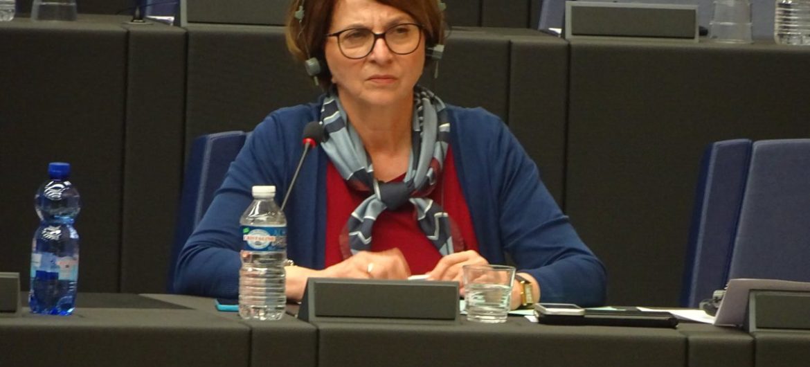 “Niemiecki interes kosztem polskich rodzin”. Julia Pitera przeciwna kontroli Jugendamtów