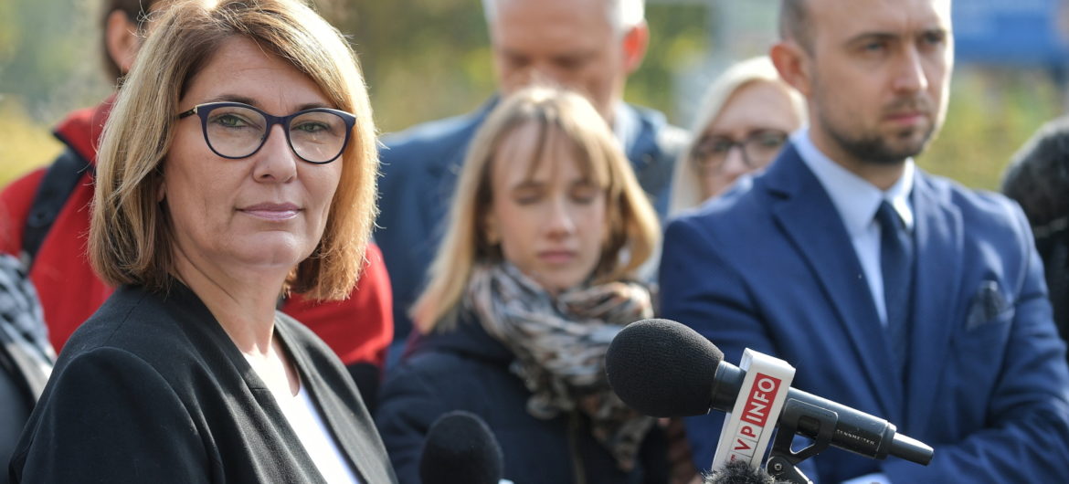 Mocny apel Mazurek do opozycyjnych mediów. “Nie padnie przepraszam, ale chociaż nie cenzurujcie tego”