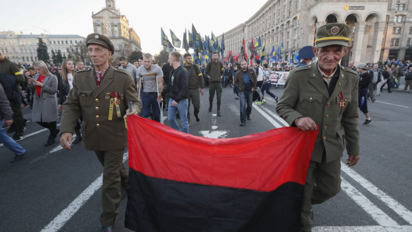 Ukraińcy postawili pomnik zbrodniarzowi z UPA. Interweniowali ambasadorzy Polski i Izraela