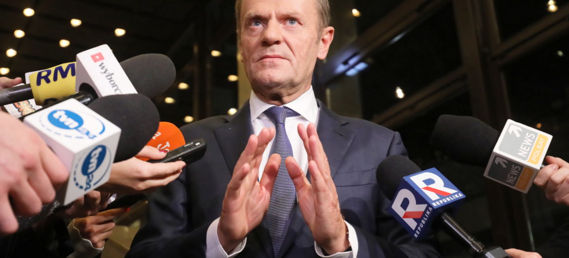 Szef RE usprawiedliwia agresję? Dzień po ataku na dziennikarkę TVP Donald Tusk namawia do dalszych protestów