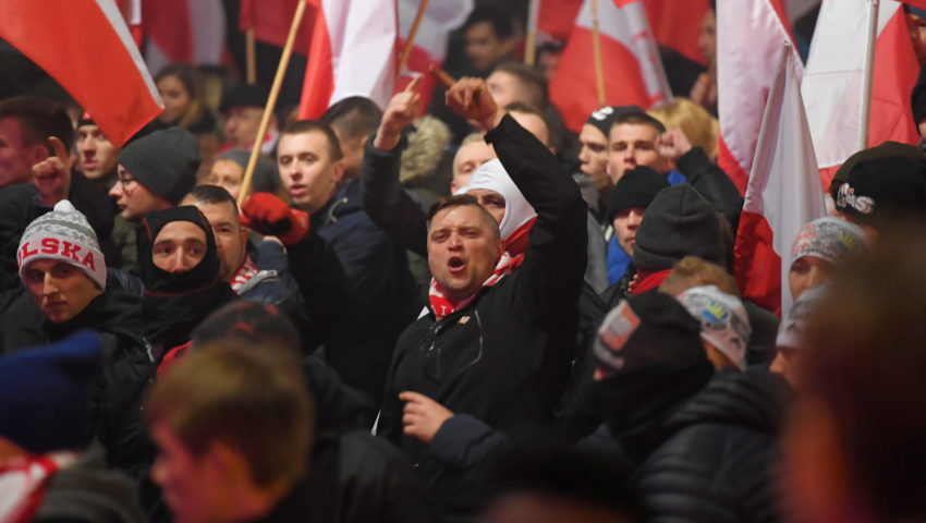 Co się stało, kiedy „faszyści” z Marszu Niepodległości natknęli się na grupę KOD-u? Uwaga, mocne sceny!