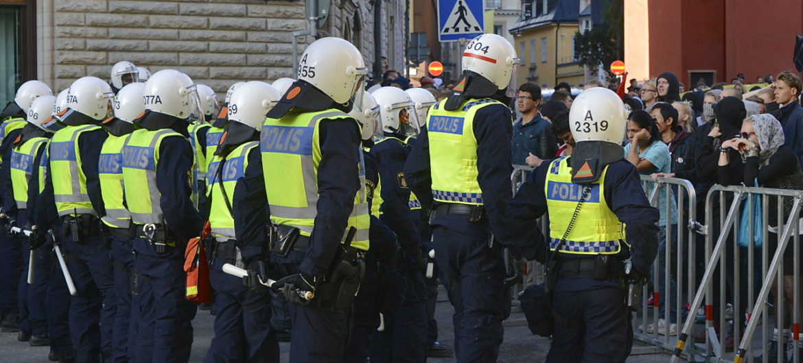 Porażający raport ze Szwecji. Kilkanaście tysięcy osób związanych z przestępczością zorganizowaną i ekstremistami
