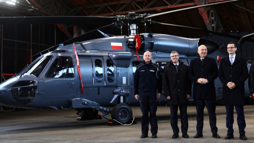 Dwa śmigłowce Black Hawk przekazane policji