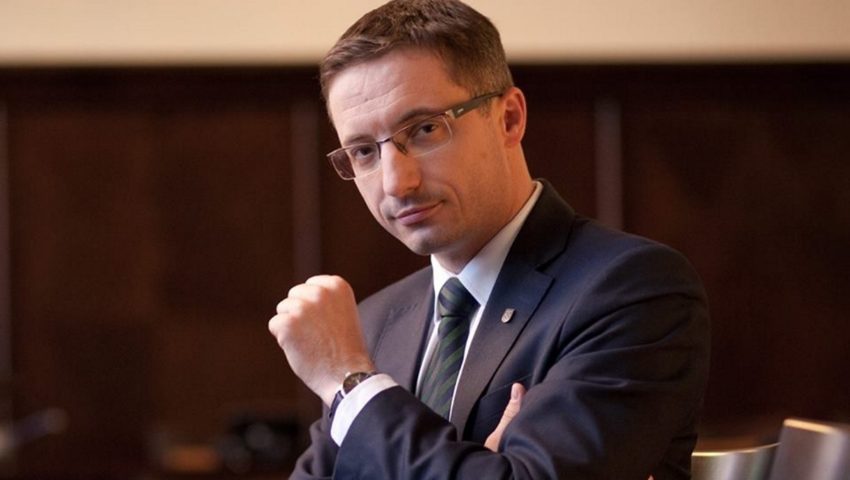To dopiero standardy. Prezydent z PO prowadził po alkoholu. Ani myśli o złożeniu mandatu