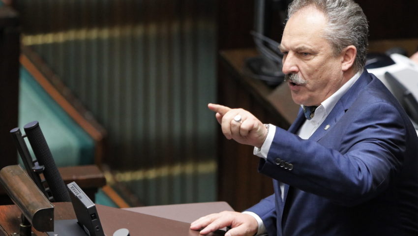 Mocne wystąpienie Jakubiaka. Polityk krytykuje decyzję Gronkiewicz-Waltz “Zbóje jedne, marnujecie Polskę”