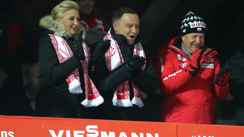 Prezydent i premier pogratulowali skoczkom zwycięstwa. Prezydent: absolutnie zasłużone zwycięstwo naszych skoczków