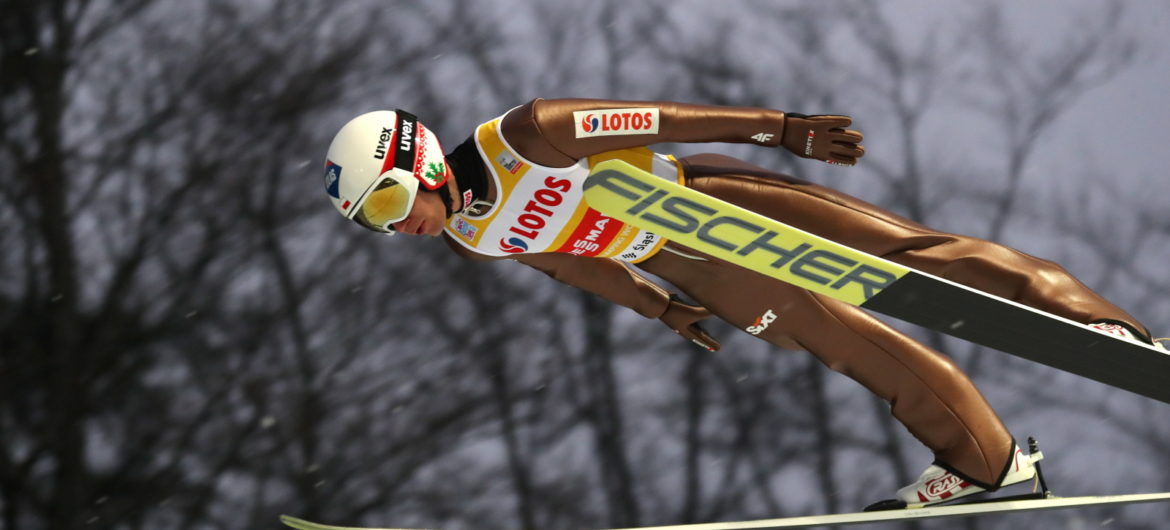 Rewelacyjny skok Kamila Stocha. Polak pobił rekord skoczni i uplasował się na podium w Sapporo