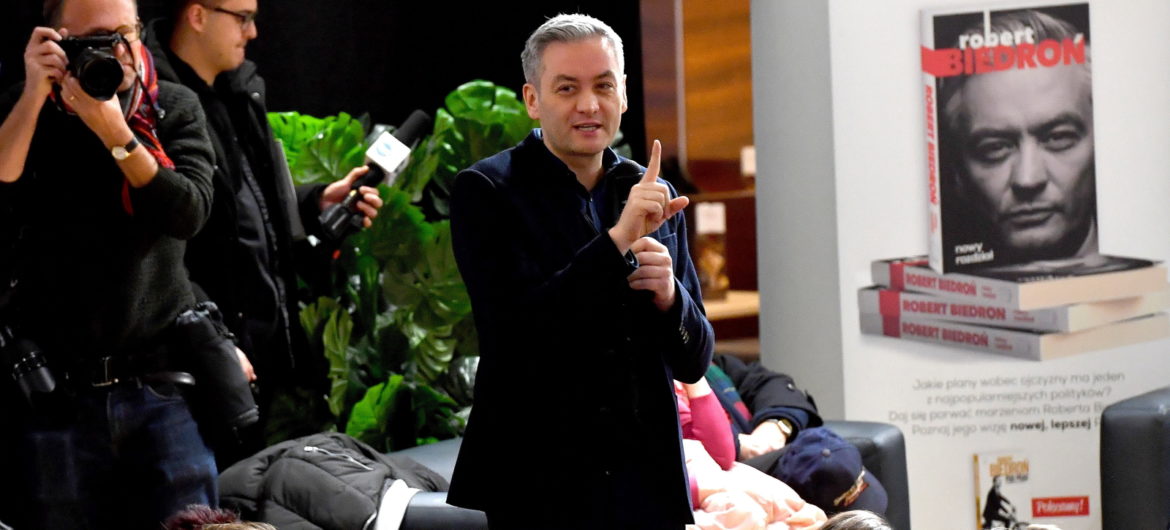 Robert Biedroń zakpił ze swoich wyborców. “Mnie przestały dziwić jego kłamstwa”