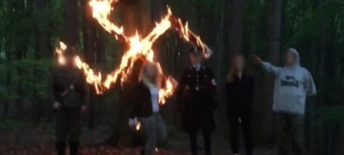 “Urodziny Hitlera w lesie” najlepszym reportażem roku? TVN otrzymało właśnie nagrodę