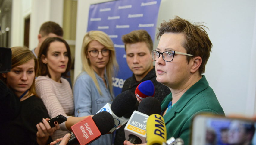 Wyciekły informacje z wewnętrznego forum Nowoczesnej. Rzeczniczka partii: “Odbiliśmy się na KO, a teraz KO pokazała nam „fucka” i tyle”