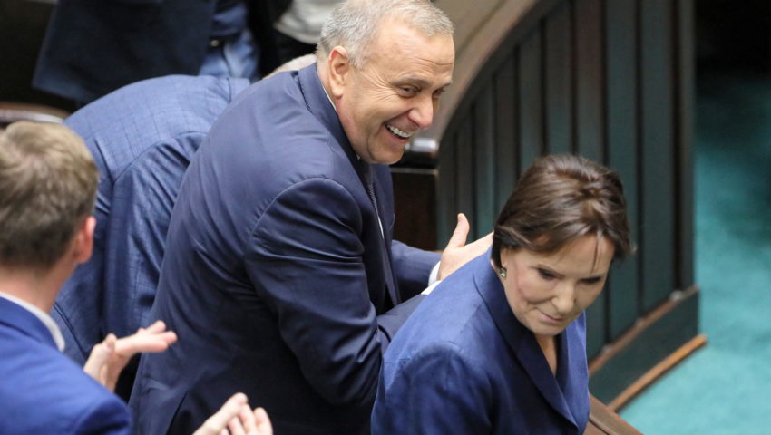 Wzrosną ceny, pogłębią się nierówności społeczne, a bogaci staną się jeszcze zamożniejsi. Nie będzie 500+, ale będziemy w strefie euro