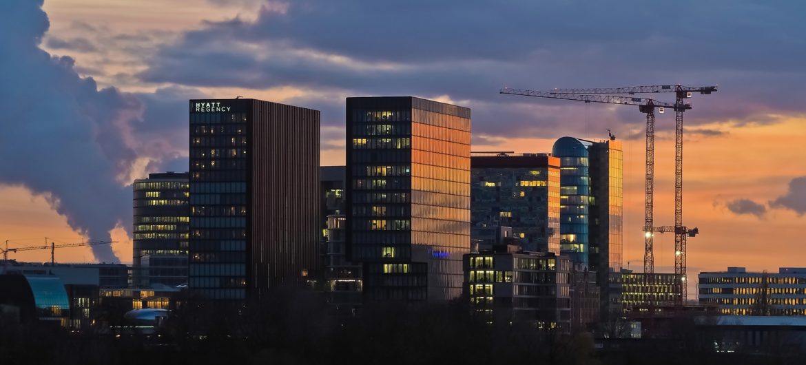 Znany reporter przyznał, że kłamał i manipulował faktami. “Cytował ludzi, z którymi nigdy nie rozmawiał”