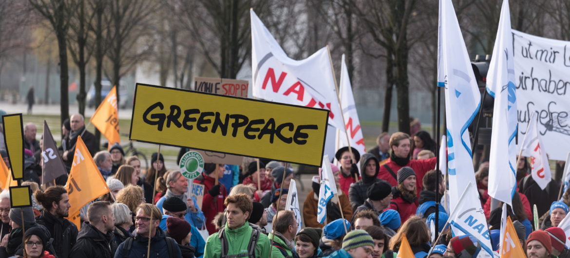 Słowacja zamyka kilkunastu działaczy Greenpeace’u w areszcie. Ekolodzy: “To decyzja bezprecedensowa i nie do przyjęcia”