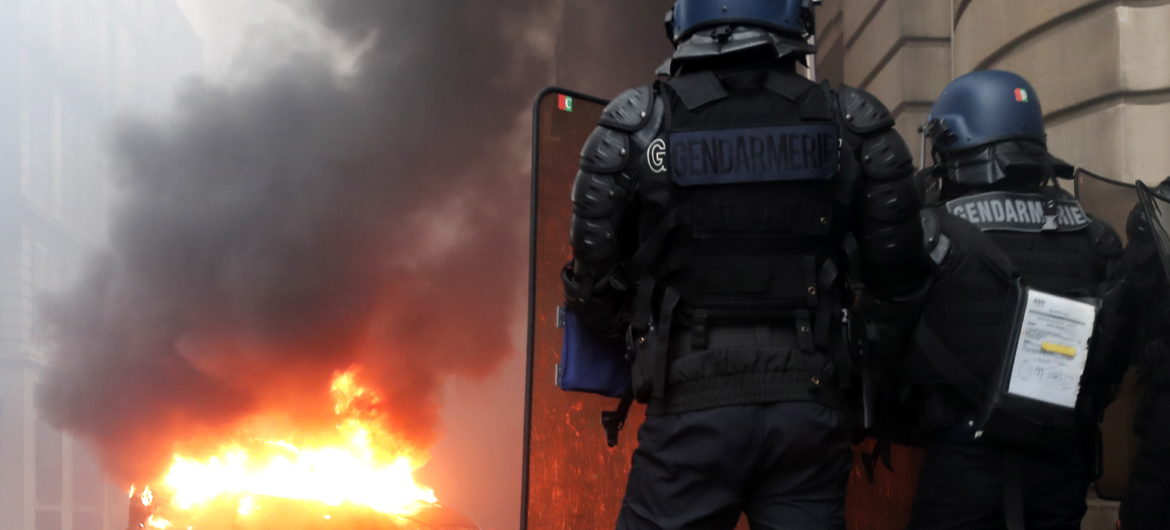 481 osób zatrzymanych w czasie protestu “żółtych kamizelek”