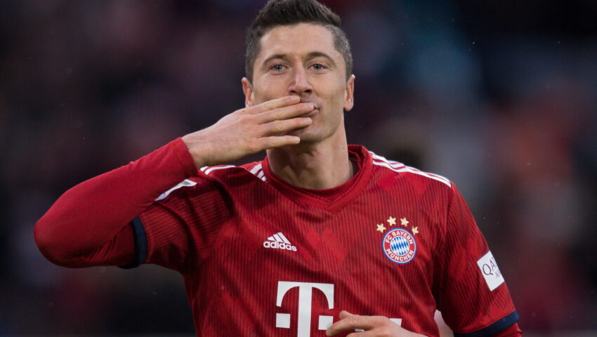 Dwa gole Lewandowskiego, wygrane Bayernu i lidera z Dortmundu
