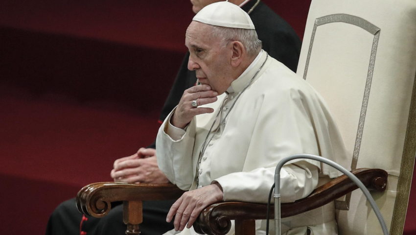Papież: mały Jezus przypomina o tym, że połowa uchodźców to dzieci