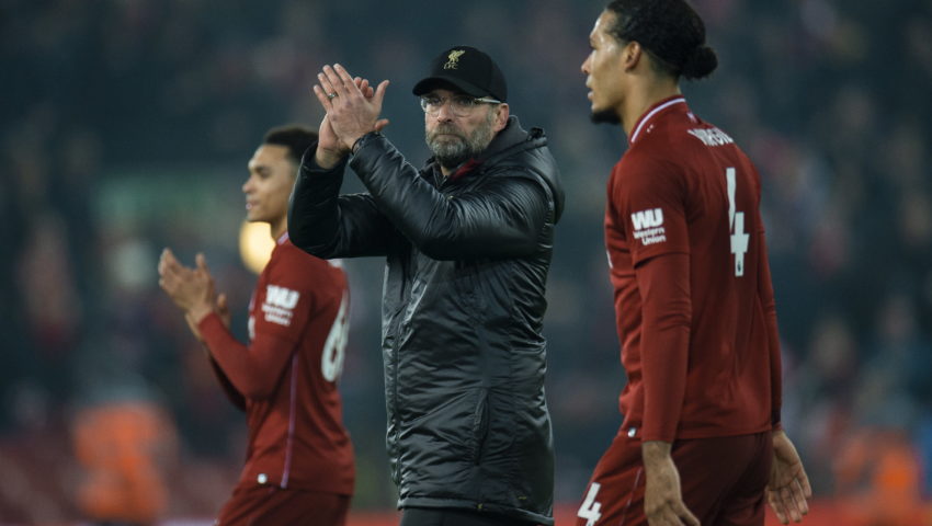 Wielki test dla polskiego defensora. Drużyna Bednarka zagra z Liverpoolem