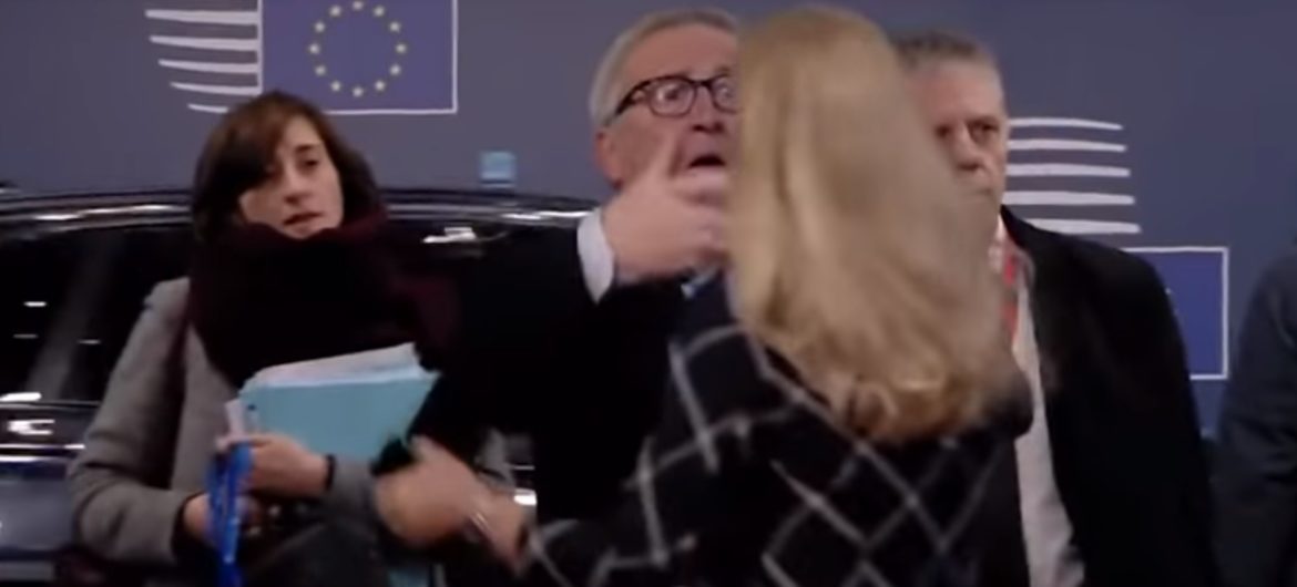 Juncker ponownie na ustach internautów. Nietypowe przywitanie unijnej urzędniczki podbija sieć!