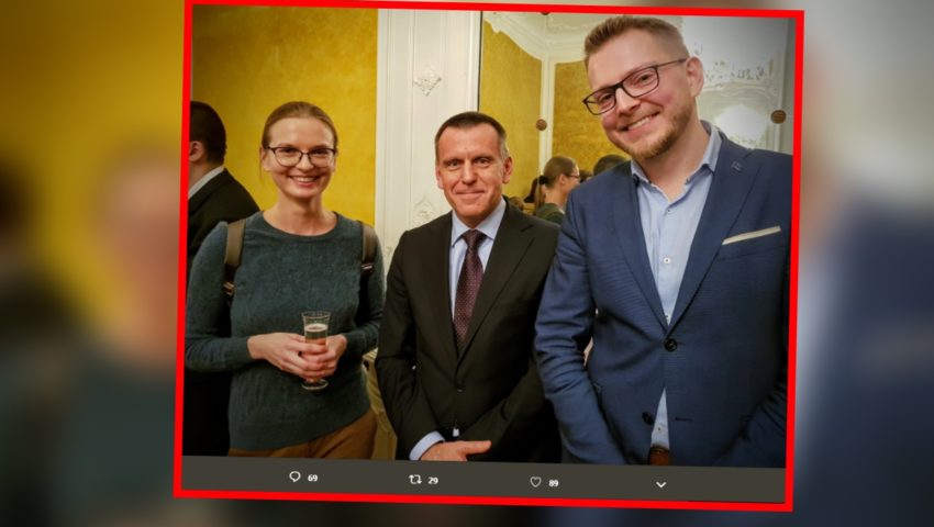 Ambasador RP w Belgii tłumaczy się ze zdjęcia szefową Otwartego Dialogu. “Nie była zaproszona na przyjęcie”