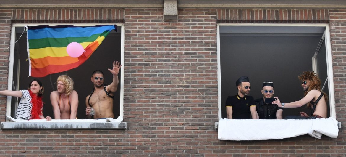 Homoseksualne małżeństwa w Polsce coraz bliżej? Bezprecedensowy wyrok sądu