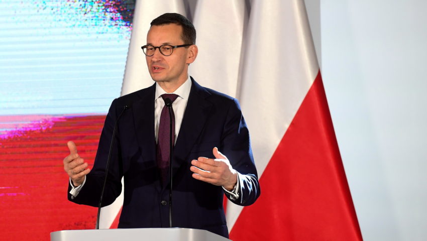 Premier: nie byłoby polskiej niepodległości bez pisarzy i sportowców