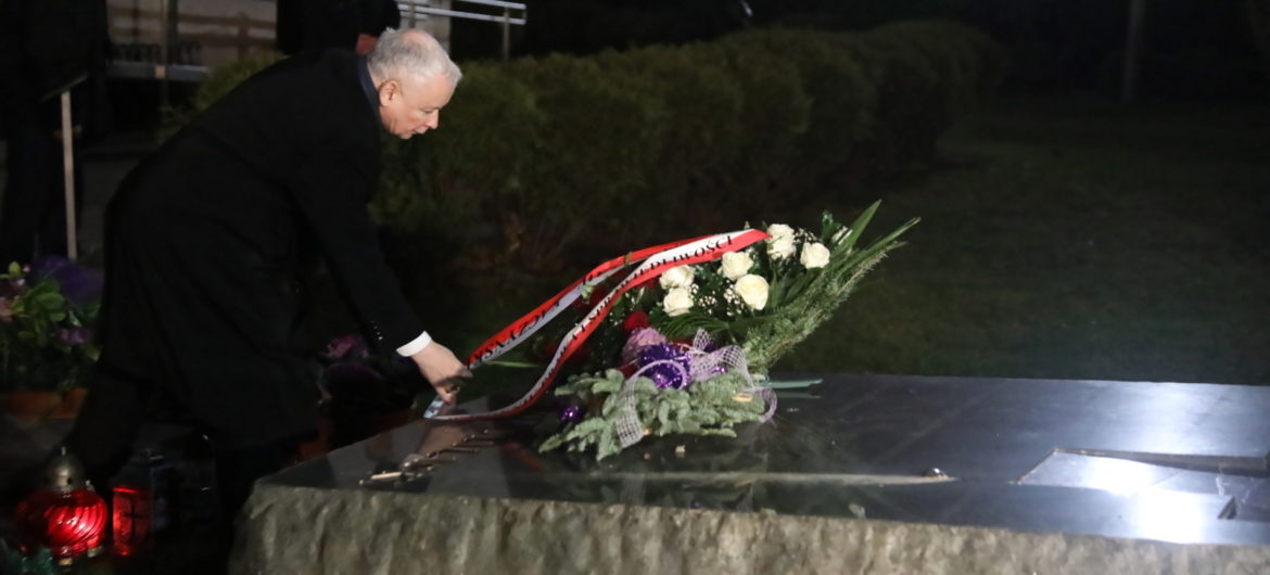 Politycy PiS, m.in. J. Kaczyński złożyli kwiaty przy grobie bł. ks. Jerzego Popiełuszki